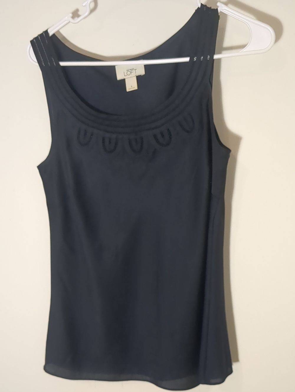 LOFT Deep Navy Embroidered Scoop Neck Blouse Tank, Size 4